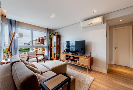 Apartamento com 68m², 2 quartos, 1 suíte, 2 vagas, no bairro Petrópolis em Porto Alegre
