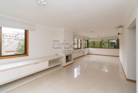 Apartamento com 144m², 3 quartos, 1 suíte, 2 vagas, no bairro Auxiliadora em Porto Alegre