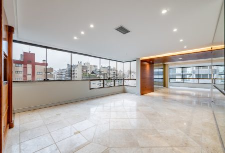Apartamento com 171m², 3 quartos, 1 suíte, 2 vagas, no bairro Bela Vista em Porto Alegre
