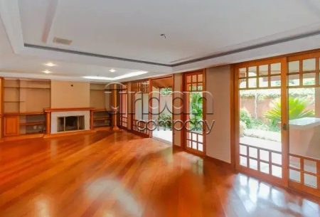 Casa em Condomínio com 392m², 4 quartos, 4 suítes, 4 vagas, no bairro Tres Figueiras em Porto Alegre