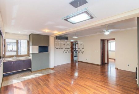 Apartamento com 105m², 3 quartos, 1 suíte, 2 vagas, no bairro Bela Vista em Porto Alegre