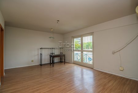 Apartamento com 109m², 3 quartos, 1 suíte, 1 vaga, no bairro Petrópolis em Porto Alegre