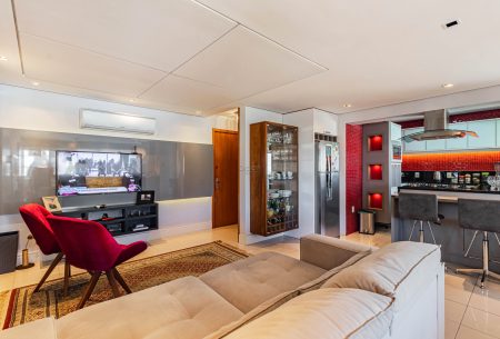 Apartamento com 94m², 3 quartos, 1 suíte, 3 vagas, no bairro Cristo Redentor em Porto Alegre