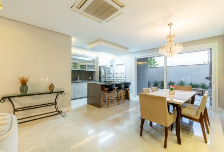 Casa em Condomínio com 321m², 3 quartos, 1 suíte, 2 vagas, no bairro Ecoville em Porto Alegre