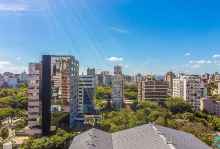 Cobertura com 386m², 3 quartos, 1 suíte, 4 vagas, no bairro Rio Branco em Porto Alegre