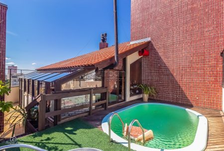 Cobertura com 386m², 3 quartos, 1 suíte, 4 vagas, no bairro Rio Branco em Porto Alegre