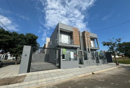 Casa com 80m², 2 quartos, 2 suítes, 2 vagas, no bairro Mont Serrat em Canoas