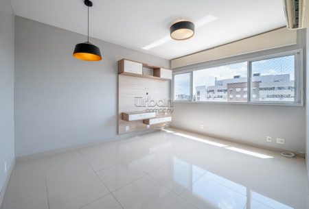 Apartamento com 69m², 2 quartos, 1 suíte, 2 vagas, no bairro Passo da Areia em Porto Alegre