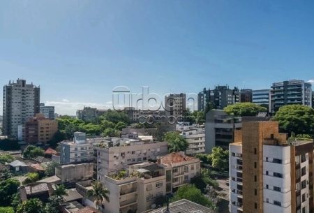 Apartamento com 96m², 3 quartos, 1 suíte, 2 vagas, no bairro Auxiliadora em Porto Alegre