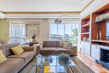 Apartamento com 113m², 3 quartos, 1 suíte, 2 vagas, no bairro Petrópolis em Porto Alegre