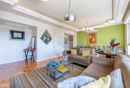 Apartamento com 113m², 3 quartos, 1 suíte, 2 vagas, no bairro Petrópolis em Porto Alegre
