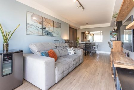 Apartamento com 84m², 3 quartos, 1 suíte, 2 vagas, no bairro Jardim Lindóia em Porto Alegre