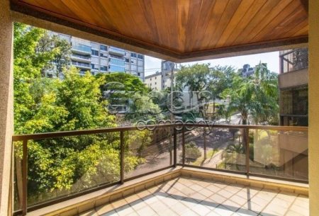 Apartamento com 120m², 3 quartos, 1 suíte, 2 vagas, no bairro Petropolis em Porto Alegre