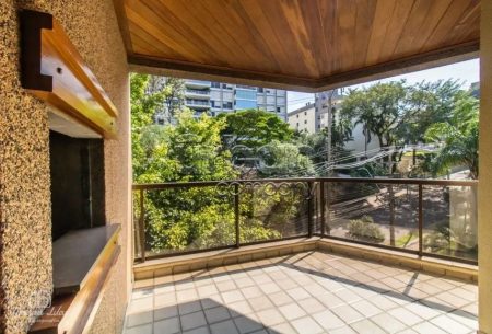 Apartamento com 120m², 3 quartos, 1 suíte, 2 vagas, no bairro Petropolis em Porto Alegre