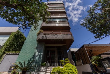Apartamento com 161m², 3 quartos, 1 suíte, 1 vaga, no bairro Chácara Das Pedras em Porto Alegre