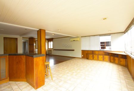 Apartamento com 180m², 3 quartos, 1 suíte, 2 vagas, no bairro Chácara das Pedras em Porto Alegre
