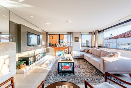 Apartamento com 168m², 3 quartos, 3 suítes, 3 vagas, no bairro Rio Branco em Porto Alegre