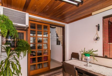 Apartamento com 115m², 3 quartos, 1 suíte, 1 vaga, no bairro Passo da Areia em Porto Alegre
