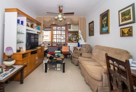 Apartamento com 115m², 3 quartos, 1 suíte, 1 vaga, no bairro Passo da Areia em Porto Alegre