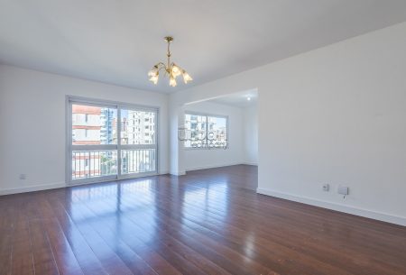 Apartamento com 141m², 3 quartos, 1 suíte, 2 vagas, no bairro Auxiliadora em Porto Alegre