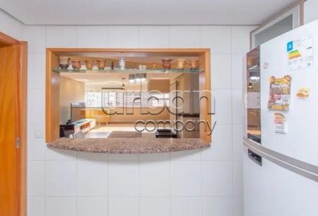 Apartamento com 95m², 3 quartos, 1 suíte, 2 vagas, no bairro Jardim Botânico em Porto Alegre