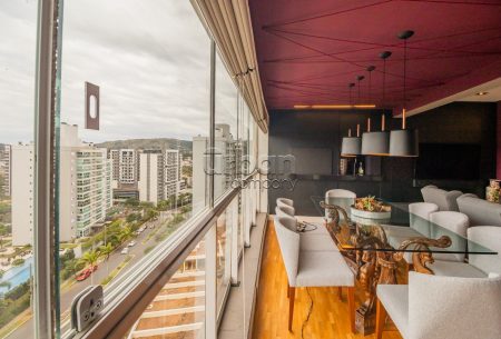Apartamento com 162m², 3 quartos, 3 suítes, 3 vagas, no bairro Central Parque em Porto Alegre