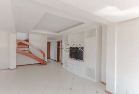 Cobertura com 222m², 2 quartos, 1 suíte, 2 vagas, no bairro Moinhos de Vento em Porto Alegre