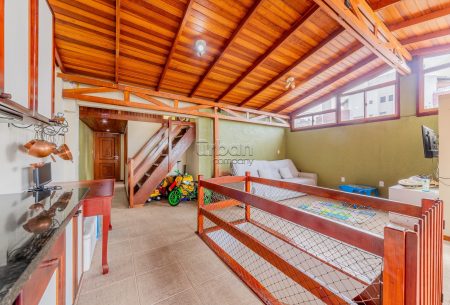 Cobertura com 90m², 3 quartos, 1 vaga, no bairro Mont Serrat em Porto Alegre