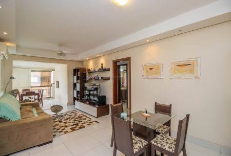 Apartamento com 118m², 3 quartos, 1 suíte, 2 vagas, no bairro Petropolis em Porto Alegre