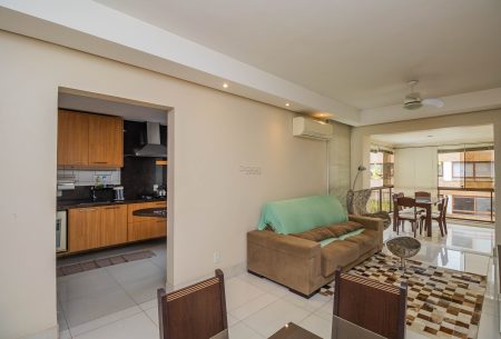 Apartamento com 118m², 3 quartos, 1 suíte, 2 vagas, no bairro Petropolis em Porto Alegre