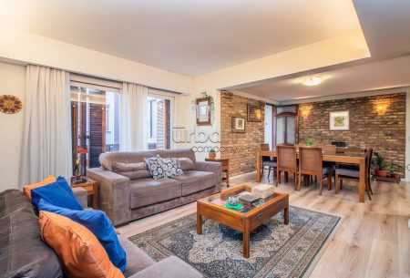 Apartamento Garden com 303m², 4 quartos, 1 suíte, 2 vagas, no bairro Moinhos de Vento em Porto Alegre