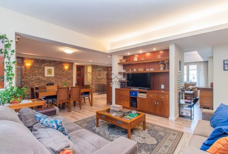 Apartamento Garden com 303m², 4 quartos, 1 suíte, 2 vagas, no bairro Moinhos de Vento em Porto Alegre