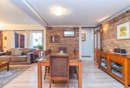 Apartamento Garden com 303m², 4 quartos, 1 suíte, 2 vagas, no bairro Moinhos de Vento em Porto Alegre