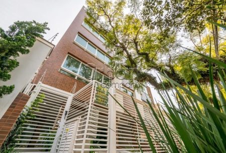 Cobertura com 243m², 3 quartos, 1 suíte, 2 vagas, no bairro Higienópolis em Porto Alegre