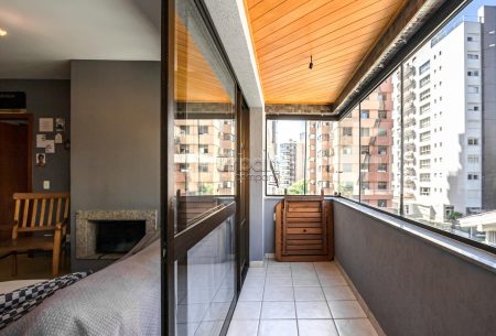 Apartamento com 184m², 3 quartos, 1 suíte, 2 vagas, no bairro Petrópolis em Porto Alegre