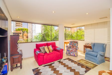 Apartamento com 115m², 3 quartos, 1 suíte, 2 vagas, no bairro Rio Branco em Porto Alegre