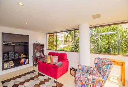 Apartamento com 115m², 3 quartos, 1 suíte, 2 vagas, no bairro Rio Branco em Porto Alegre