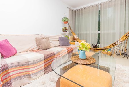 Apartamento com 80m², 2 quartos, 1 suíte, 2 vagas, no bairro Mont Serrat em Porto Alegre