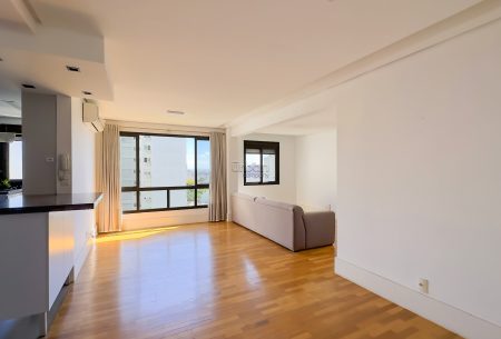 Apartamento com 78m², 3 quartos, 1 suíte, 2 vagas, no bairro Passo da Areia em Porto Alegre