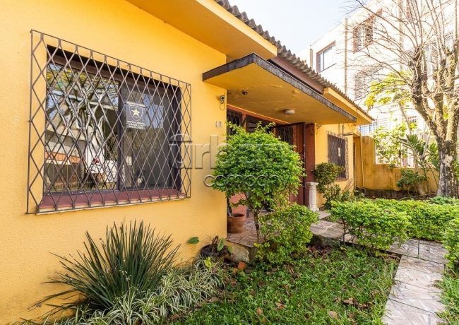 Casa com 171m², 3 quartos, 1 suíte, 4 vagas, no bairro Vila Ipiranga em Porto Alegre