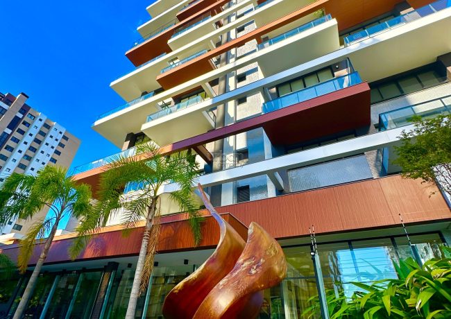Apartamento com 218m², 3 quartos, 3 suítes, 3 vagas, no bairro Petrópolis em Porto Alegre