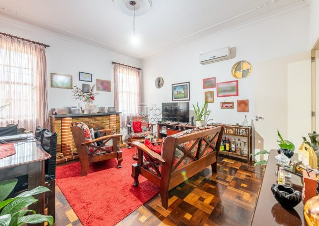 Apartamento com 84m², 3 quartos, 1 vaga, no bairro Petrópolis em Porto Alegre