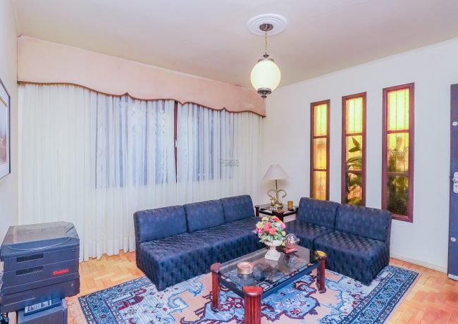 Casa com 154m², 3 quartos, 4 vagas, no bairro Vila Jardim em Porto Alegre