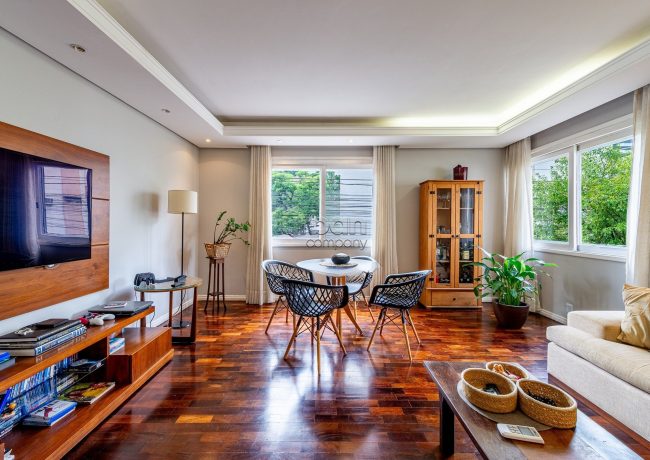 Apartamento com 119m², 3 quartos, 1 suíte, 3 vagas, no bairro Floresta em Porto Alegre