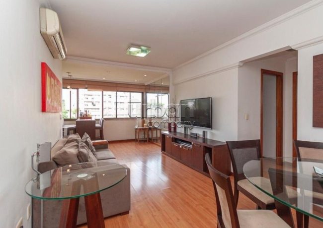 Apartamento com 72m², 2 quartos, 1 suíte, 1 vaga, no bairro Passo da Areia em Porto Alegre