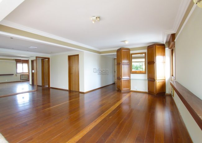 Apartamento com 180m², 3 quartos, 1 suíte, 2 vagas, no bairro Chácara das Pedras em Porto Alegre