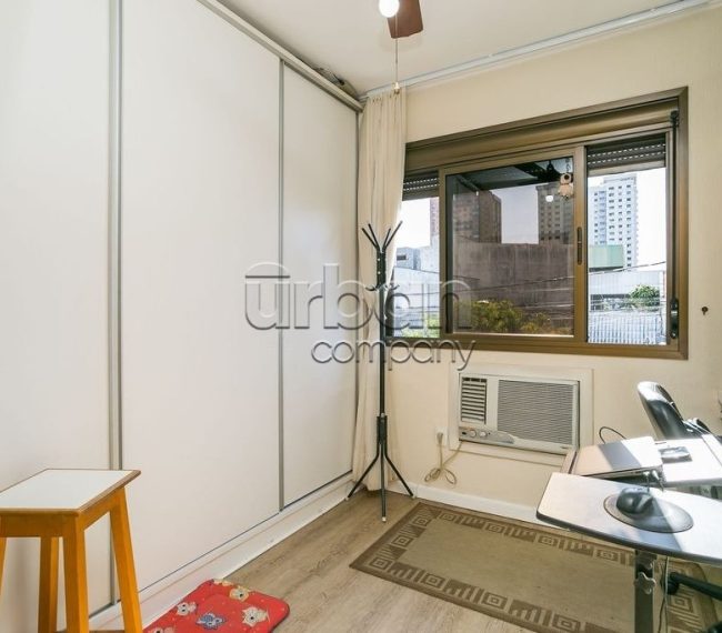 Apartamento com 67m², 2 quartos, 1 suíte, 1 vaga, no bairro Menino Deus em Porto Alegre