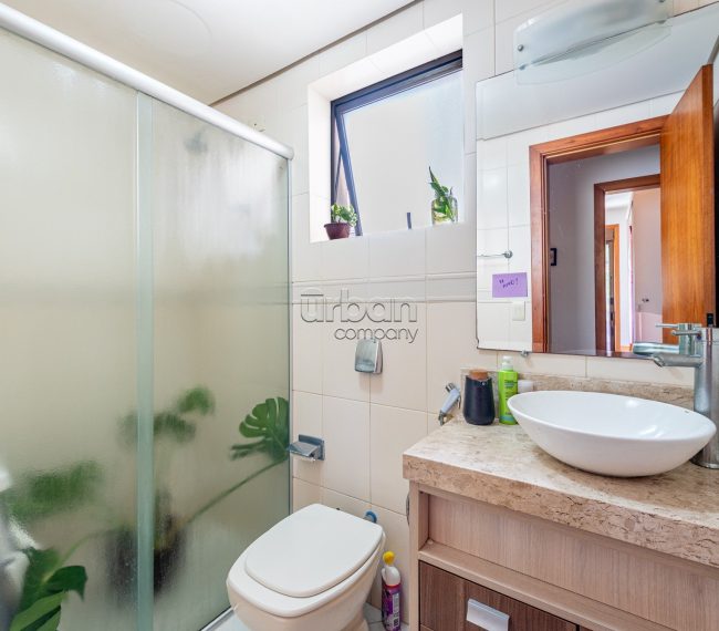 Apartamento com 100m², 3 quartos, 1 suíte, 2 vagas, no bairro Moinhos de Vento em Porto Alegre