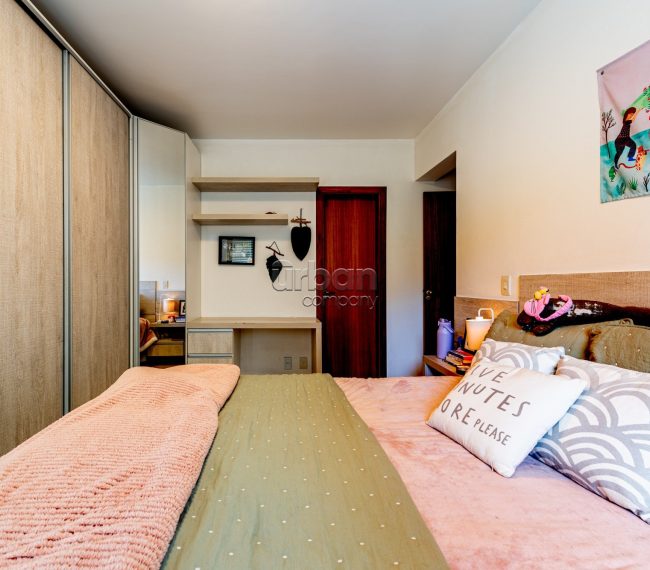 Apartamento com 100m², 3 quartos, 1 suíte, 2 vagas, no bairro Moinhos de Vento em Porto Alegre
