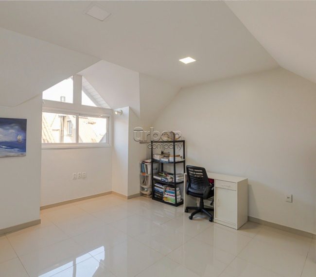 Casa em Condomínio com 156m², 3 quartos, 1 suíte, 2 vagas, no bairro Ecoville em Porto Alegre